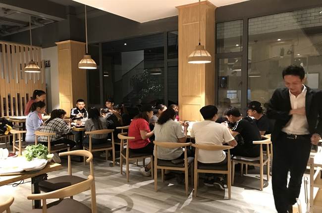 火鍋店桌椅擺放與營業(yè)額的關(guān)系你知道嗎？