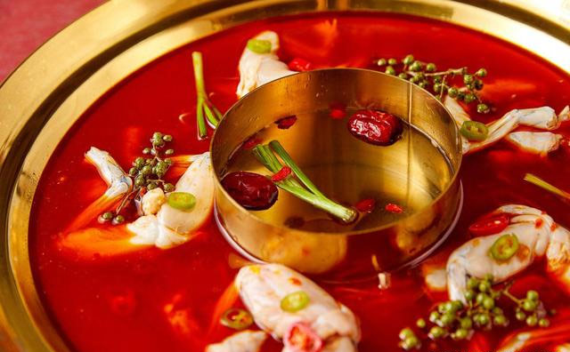 2022年開(kāi)一家魚(yú)蛙火鍋好還是川渝火鍋好？