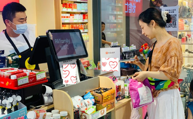 食品行業(yè)新增千億市場，網(wǎng)紅國潮怡佳仁零食店加盟再度崛起