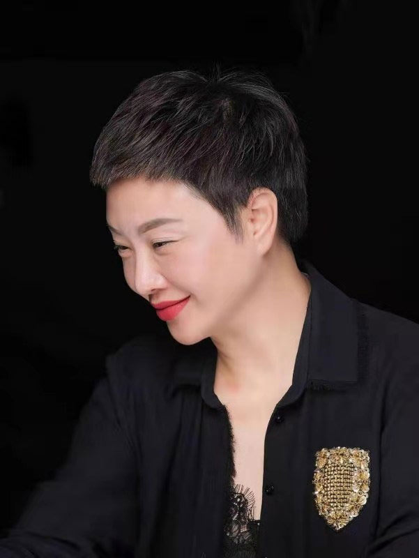 黃門老灶火鍋董事長艾潔