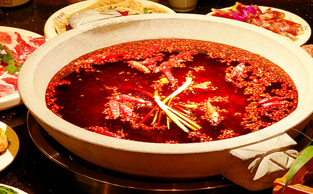 吃火鍋時(shí)為什么辣鍋總比清湯鍋開得快，原因在這里
