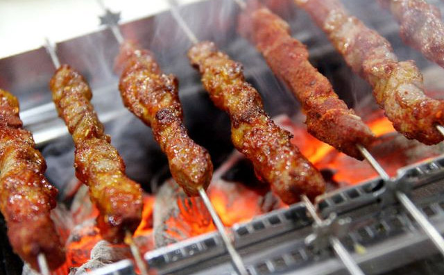 現(xiàn)在開個(gè)燒烤店可行嗎，會(huì)不會(huì)虧本