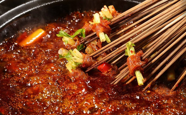 剛開的串串香烤涮生意不好，找準問題所在及時解決