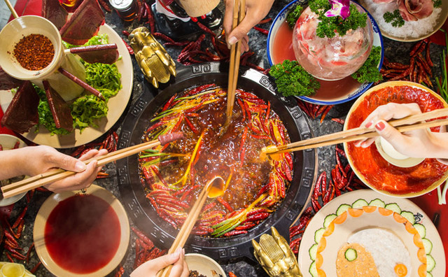 成都火鍋加盟店和直營(yíng)店有什么區(qū)別，看著幾點(diǎn)就能分辨