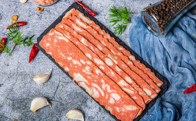 小白領(lǐng)想開一家烤肉店，怎么選擇品牌