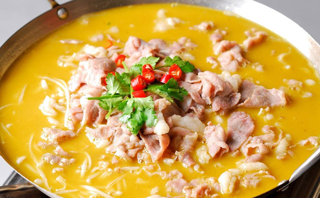 金針酸湯肥牛的家常做法