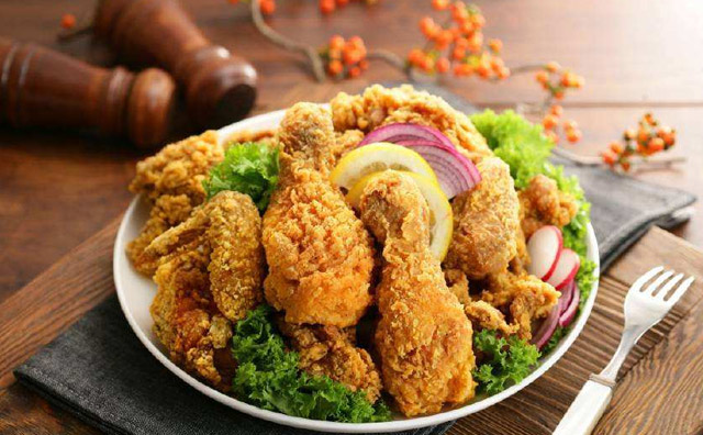 小本創(chuàng)業(yè)項(xiàng)目包括炸雞。