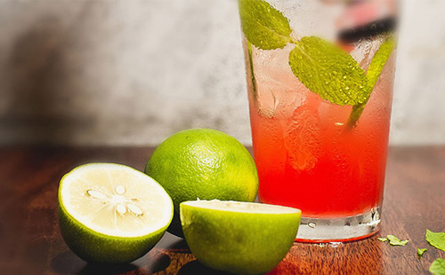 開奶茶店能不能賺錢，風(fēng)險(xiǎn)大嗎？