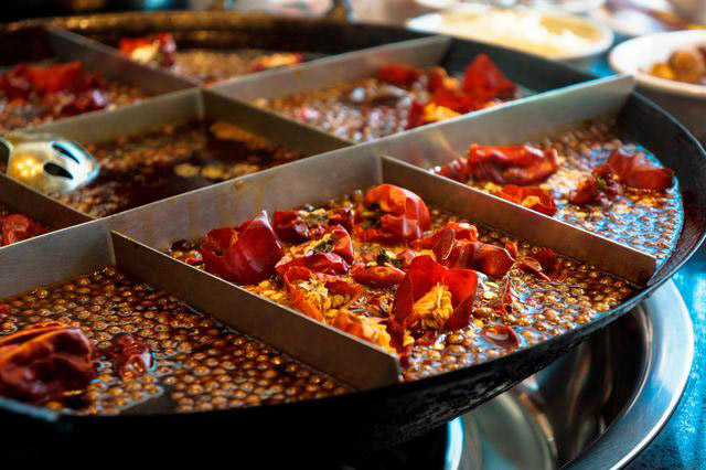 加盟一家成都火鍋要注意哪些事項？如何做好火鍋店服務(wù)？