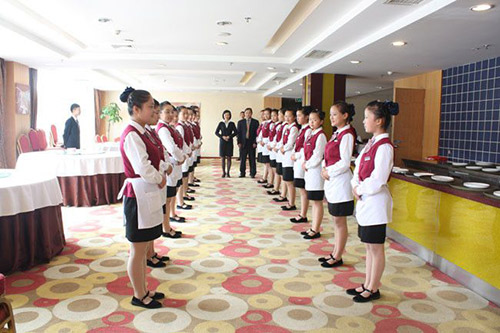 餐廳服務(wù)員的儀容儀表規(guī)范 餐廳服務(wù)員的儀容儀表規(guī)范