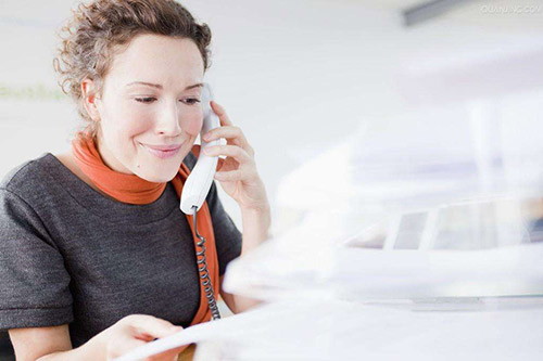 餐廳服務(wù)員接打電話的語(yǔ)言藝術(shù)