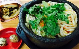 開一家土豆粉店需要幾個(gè)人做，注意事項(xiàng)都有哪些