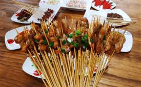 冬天燒烤店就不掙錢了對(duì)吧，還真不是這么回事